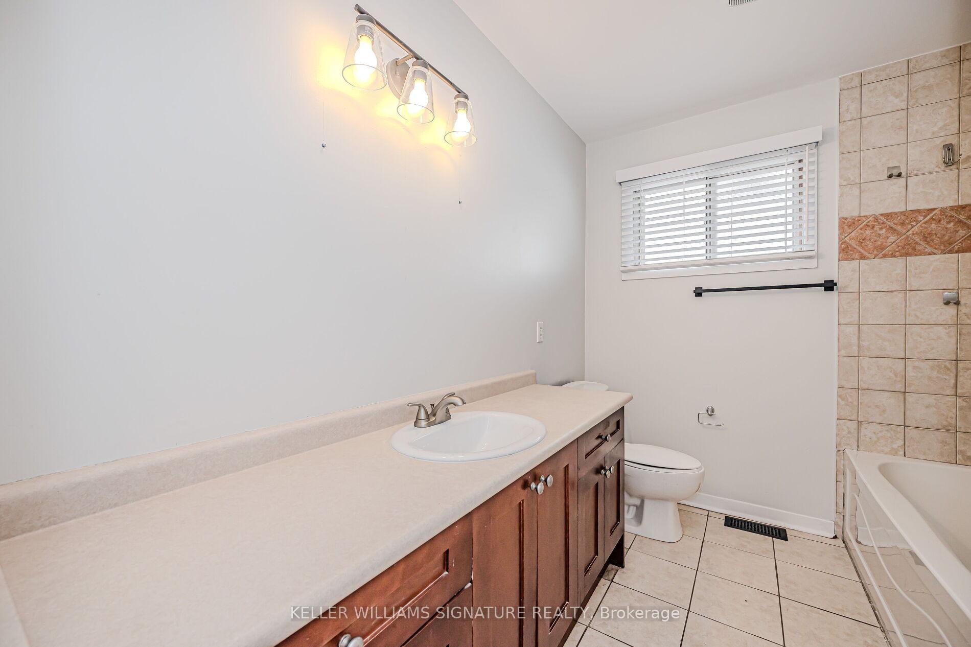 Photo 13 of Unit Main, 38 Endfield Avenue, Hamilton, Huntington — HOMEH