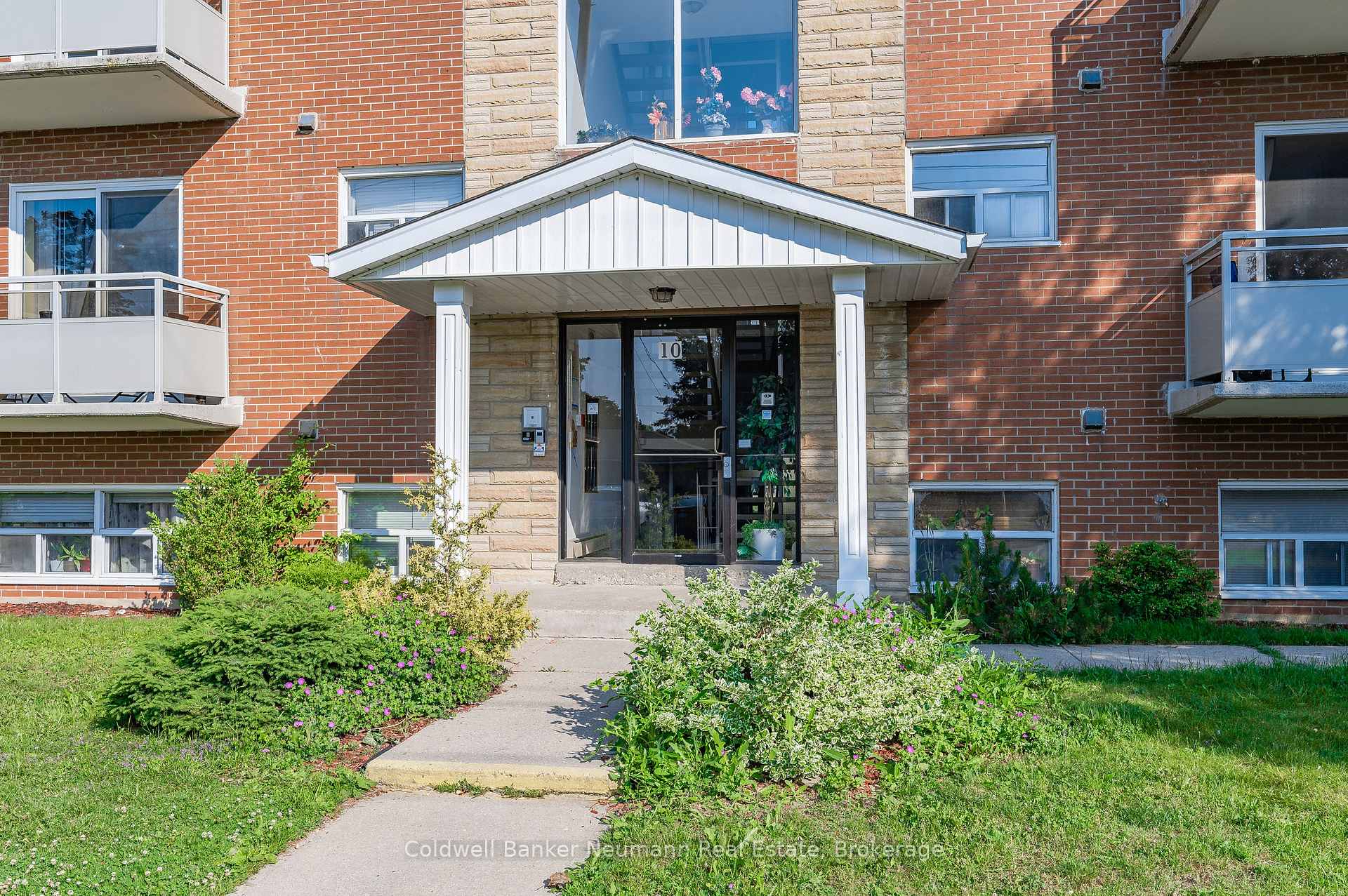 Photo 5 of Unit 301, 10 Glenbrook Drive, Guelph, Victoria North — HOMEH