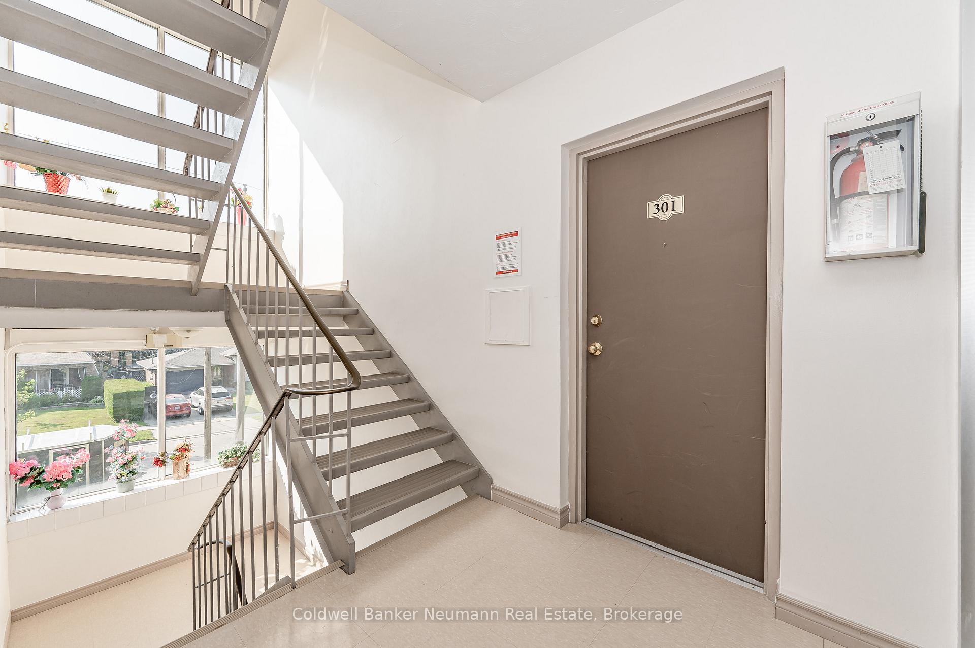 Photo 6 of Unit 301, 10 Glenbrook Drive, Guelph, Victoria North — HOMEH