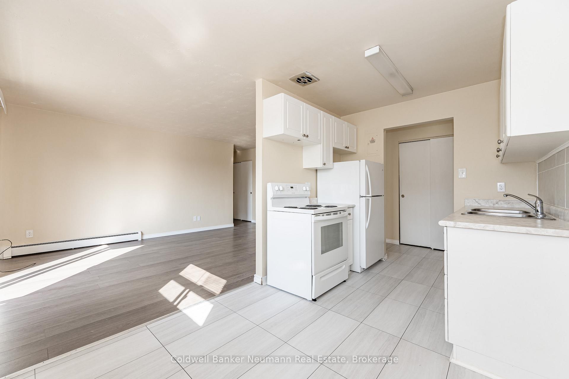 Photo 11 of Unit 301, 10 Glenbrook Drive, Guelph, Victoria North — HOMEH