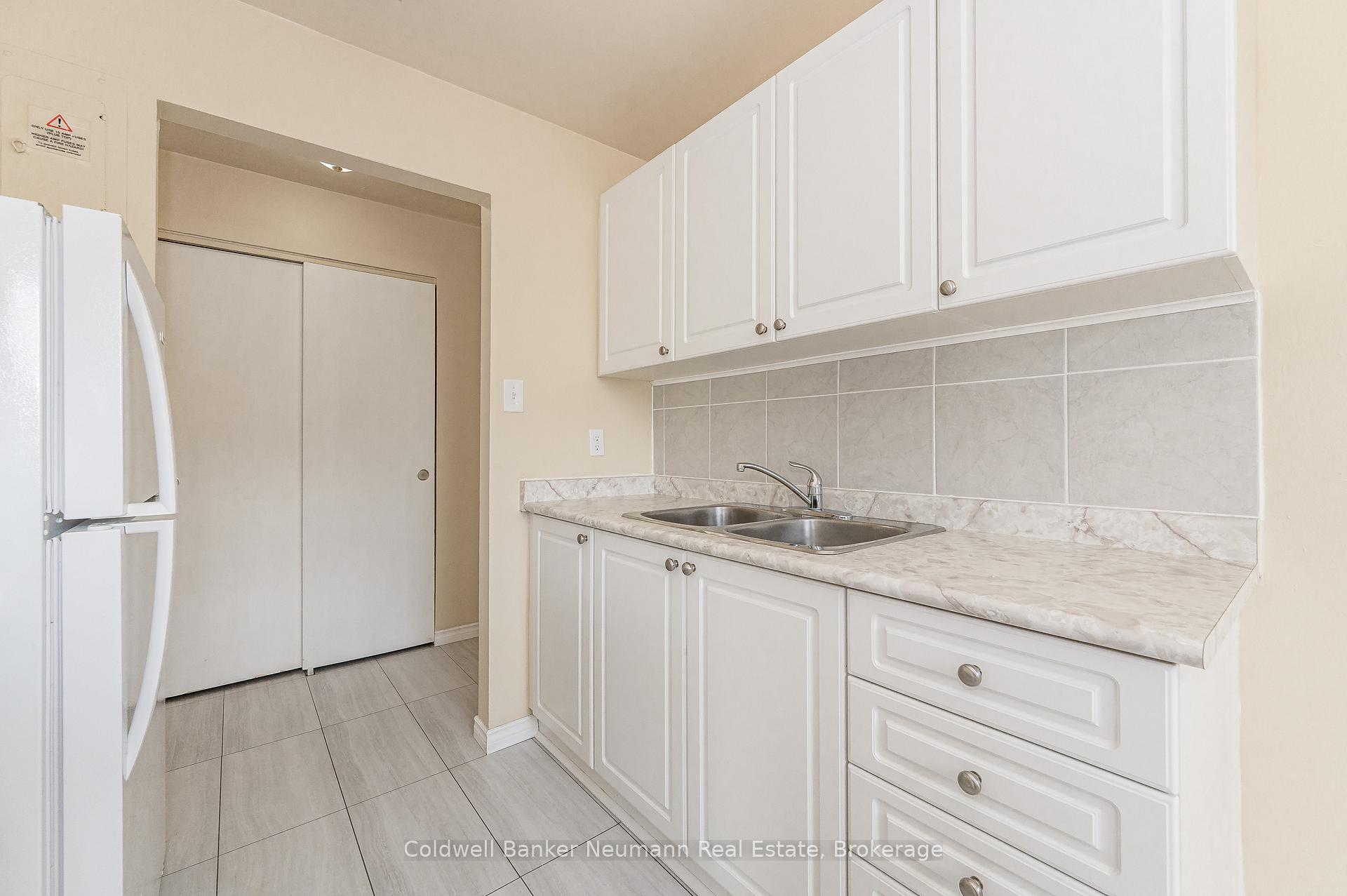 Photo 13 of Unit 301, 10 Glenbrook Drive, Guelph, Victoria North — HOMEH