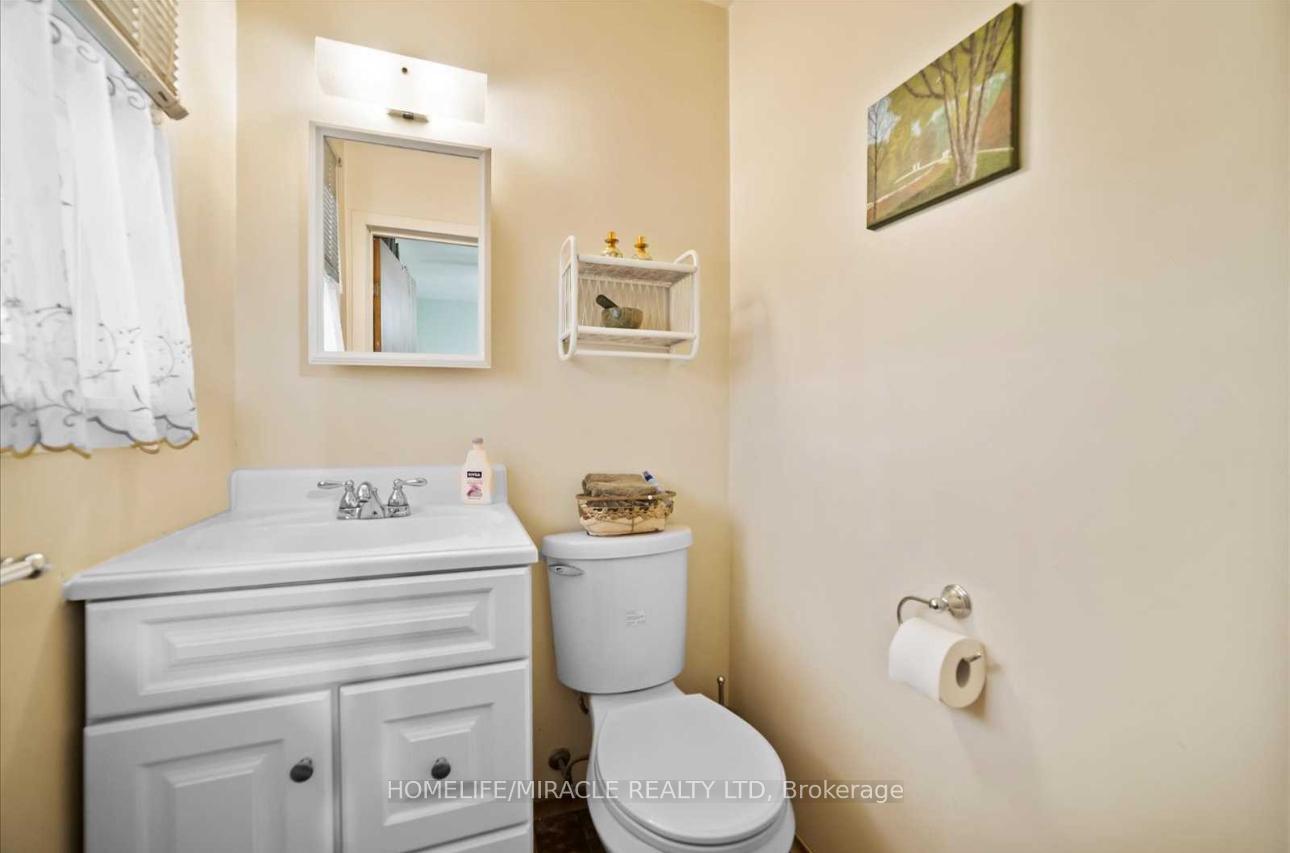 Photo 8 of 880 Sheppard Avenue, Pickering, Woodlands — HOMEH