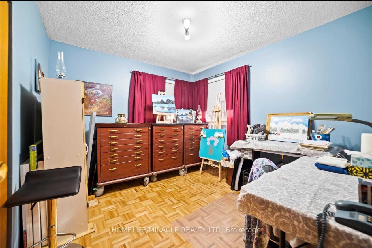 Photo 9 of 880 Sheppard Avenue, Pickering, Woodlands — HOMEH