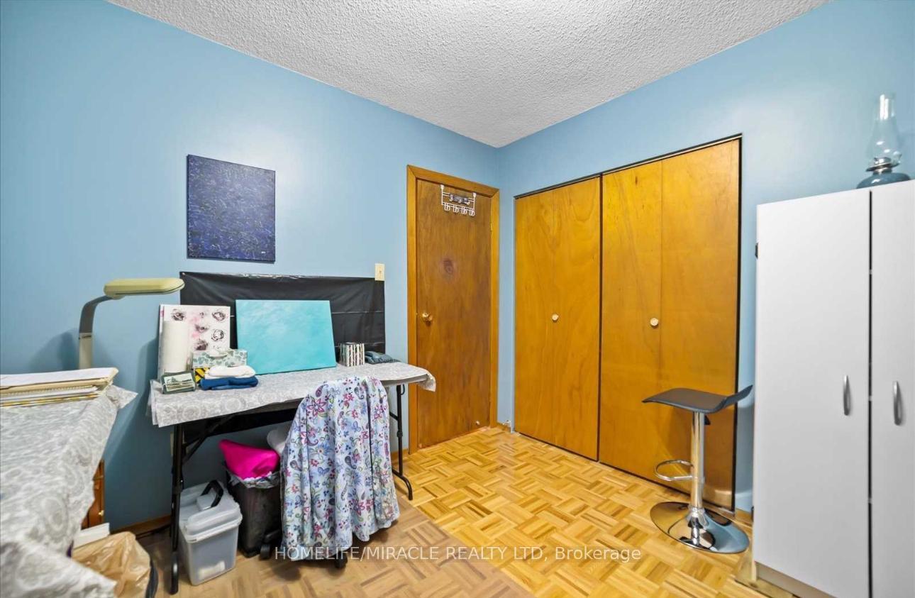 Photo 10 of 880 Sheppard Avenue, Pickering, Woodlands — HOMEH