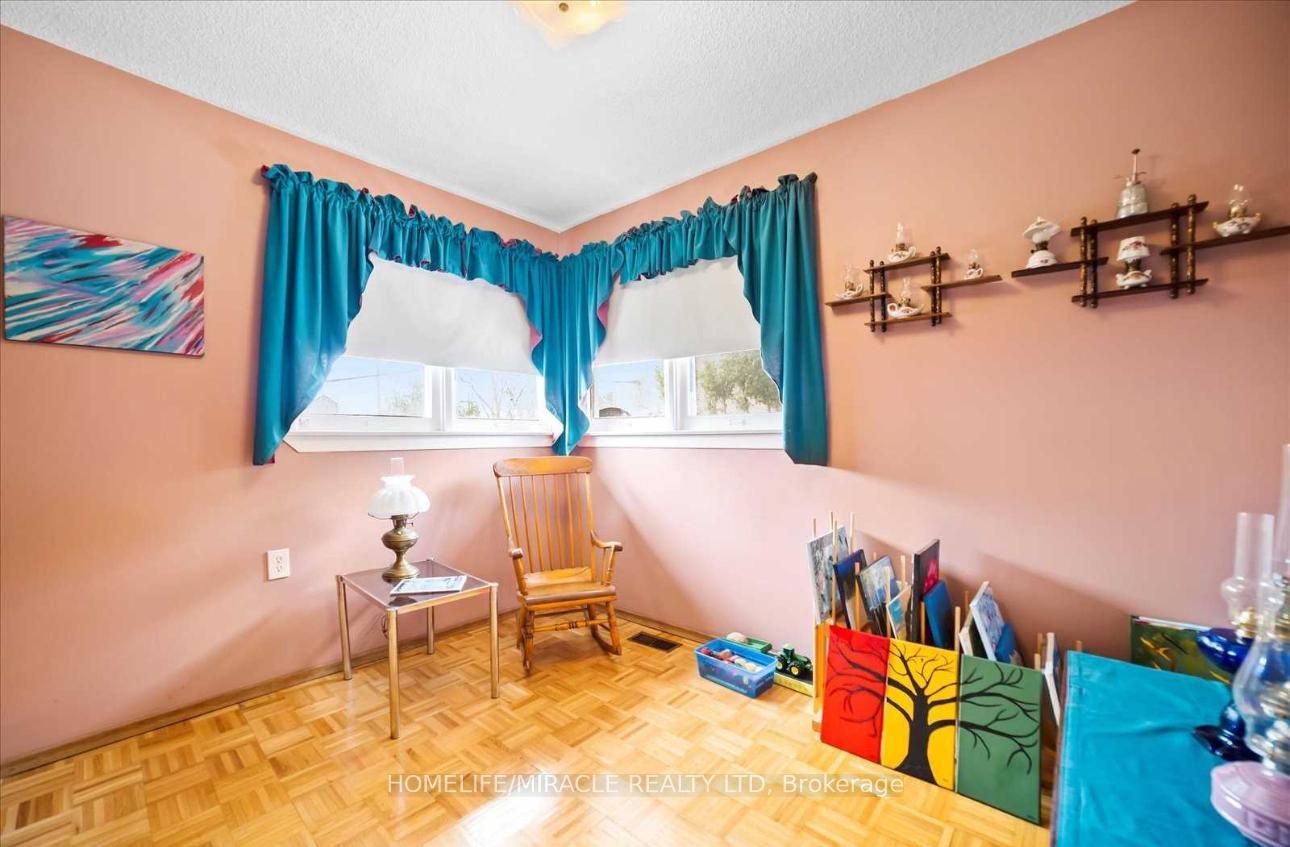Photo 13 of 880 Sheppard Avenue, Pickering, Woodlands — HOMEH
