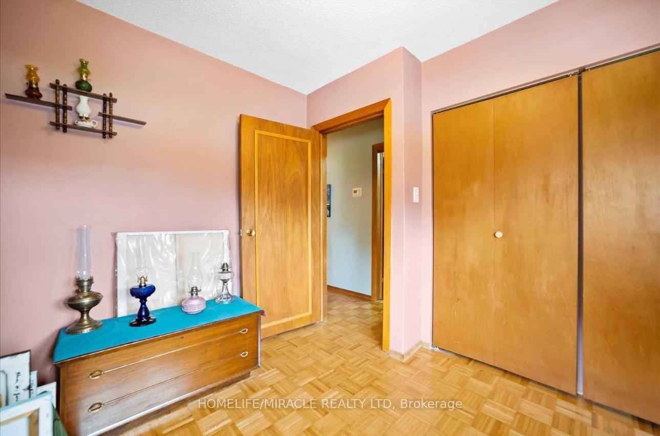 Photo 11 of 880 Sheppard Avenue, Pickering, Woodlands — HOMEH