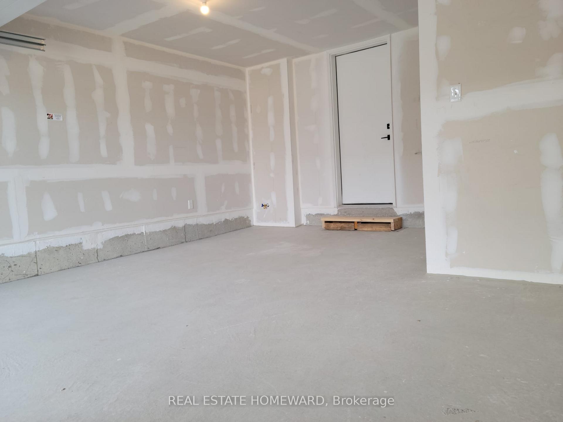 Photo 9 of 117 Fairlane Avenue, Barrie, Painswick South — HOMEH