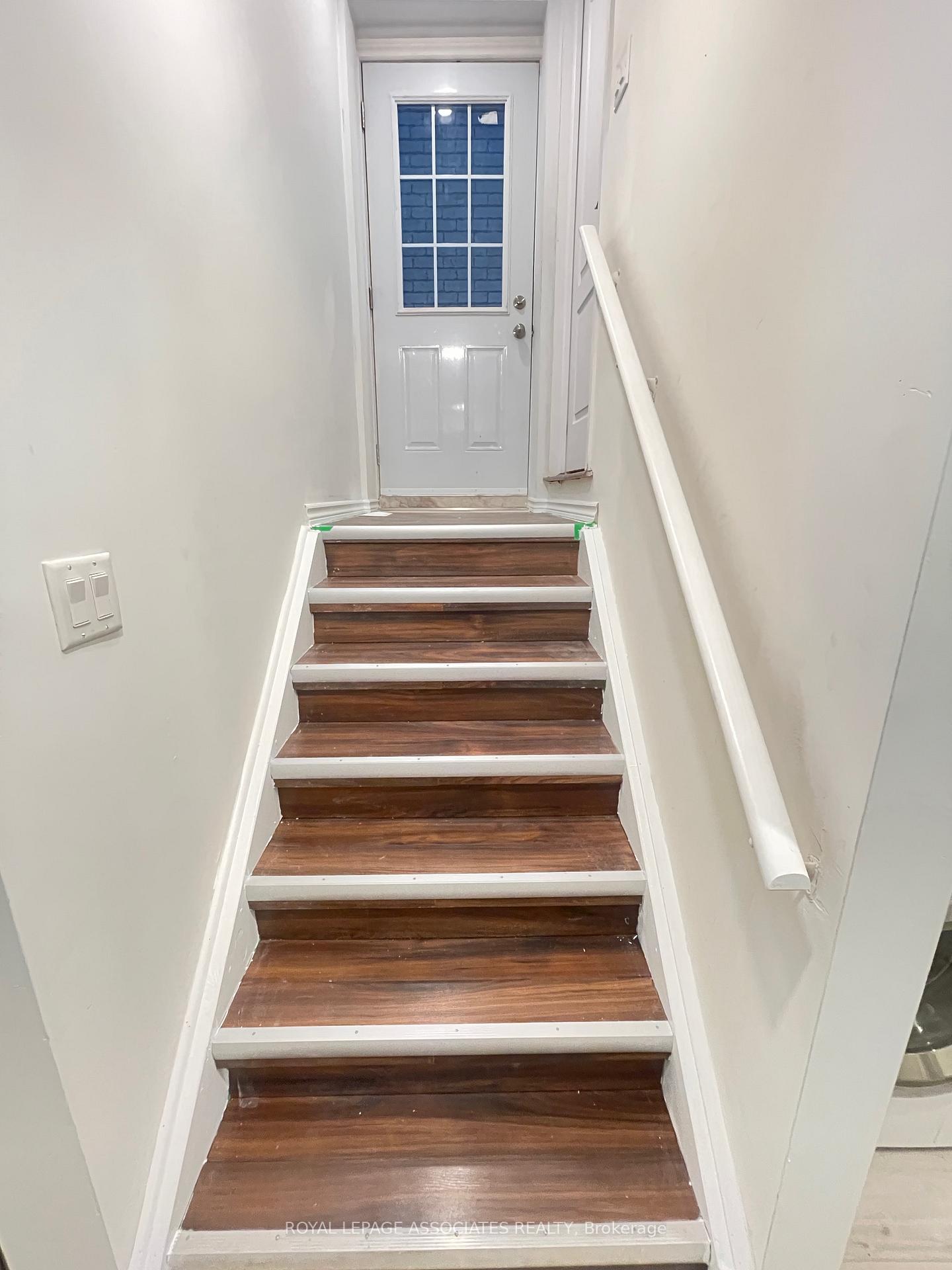 Photo 10 of 1066 Cameo Street, Pickering, Rural Pickering — HOMEH