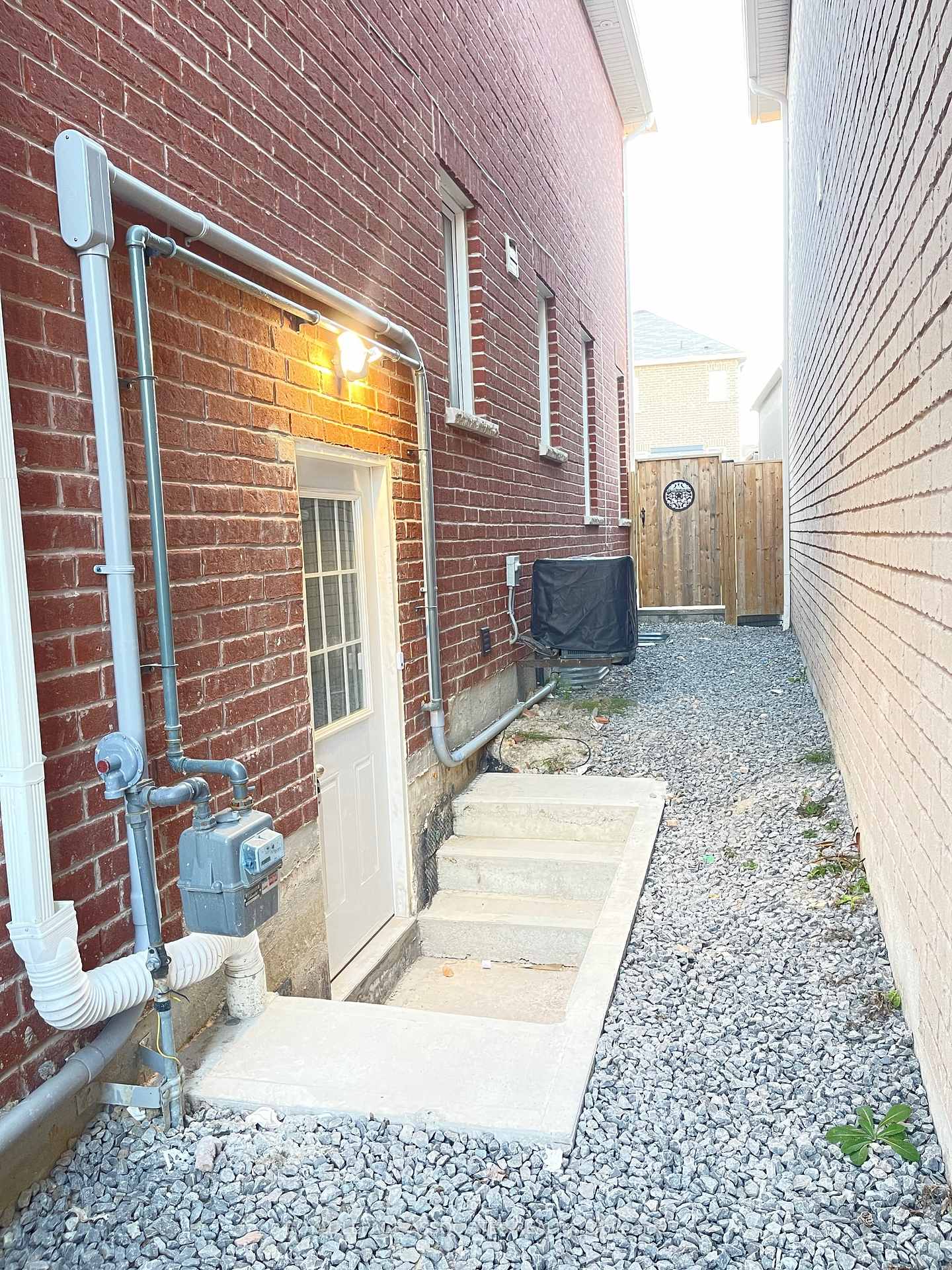 Photo 13 of 1066 Cameo Street, Pickering, Rural Pickering — HOMEH