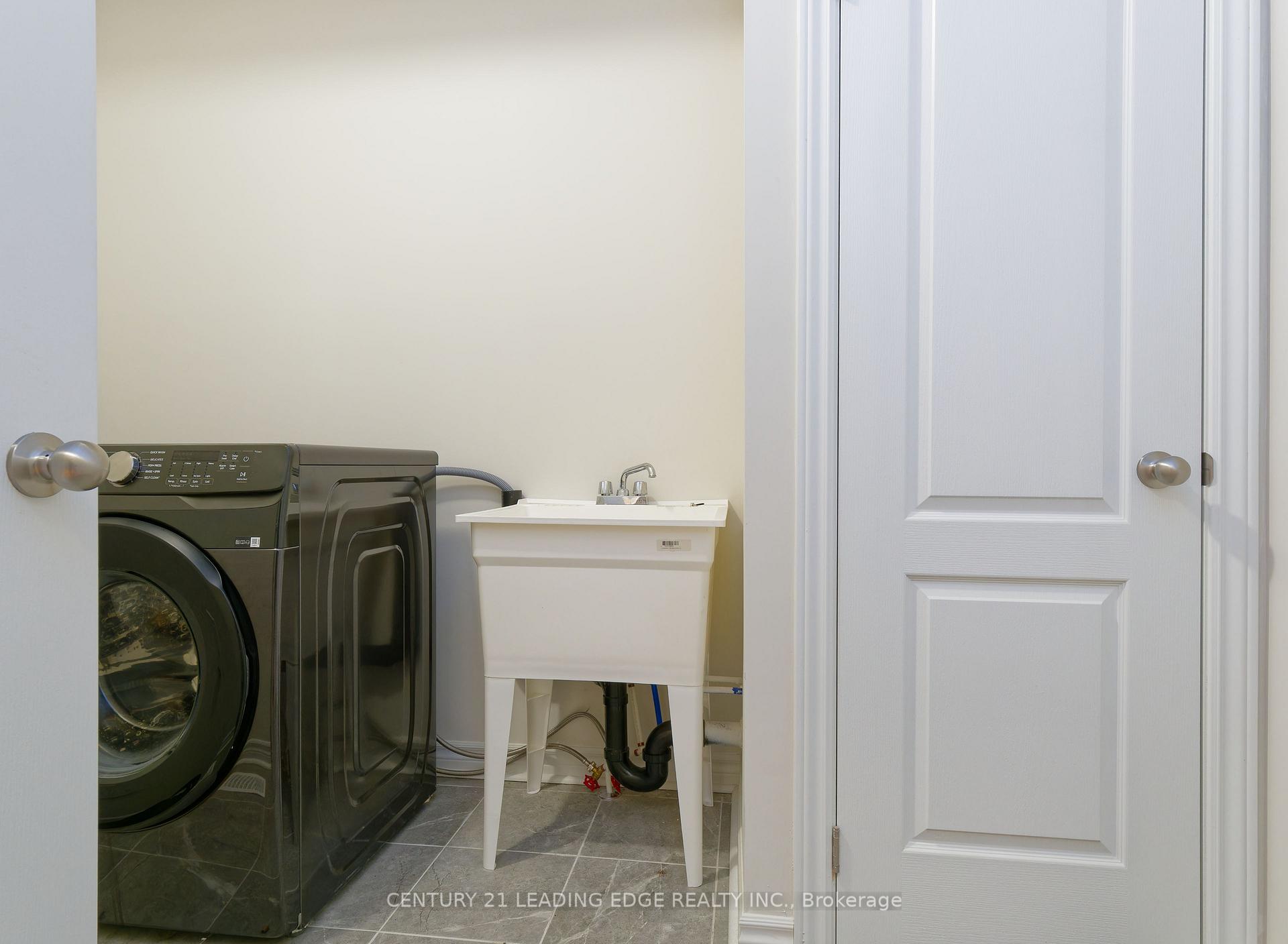 Photo 6 of 1003 Black Cherry Drive, Oshawa, Taunton — HOMEH