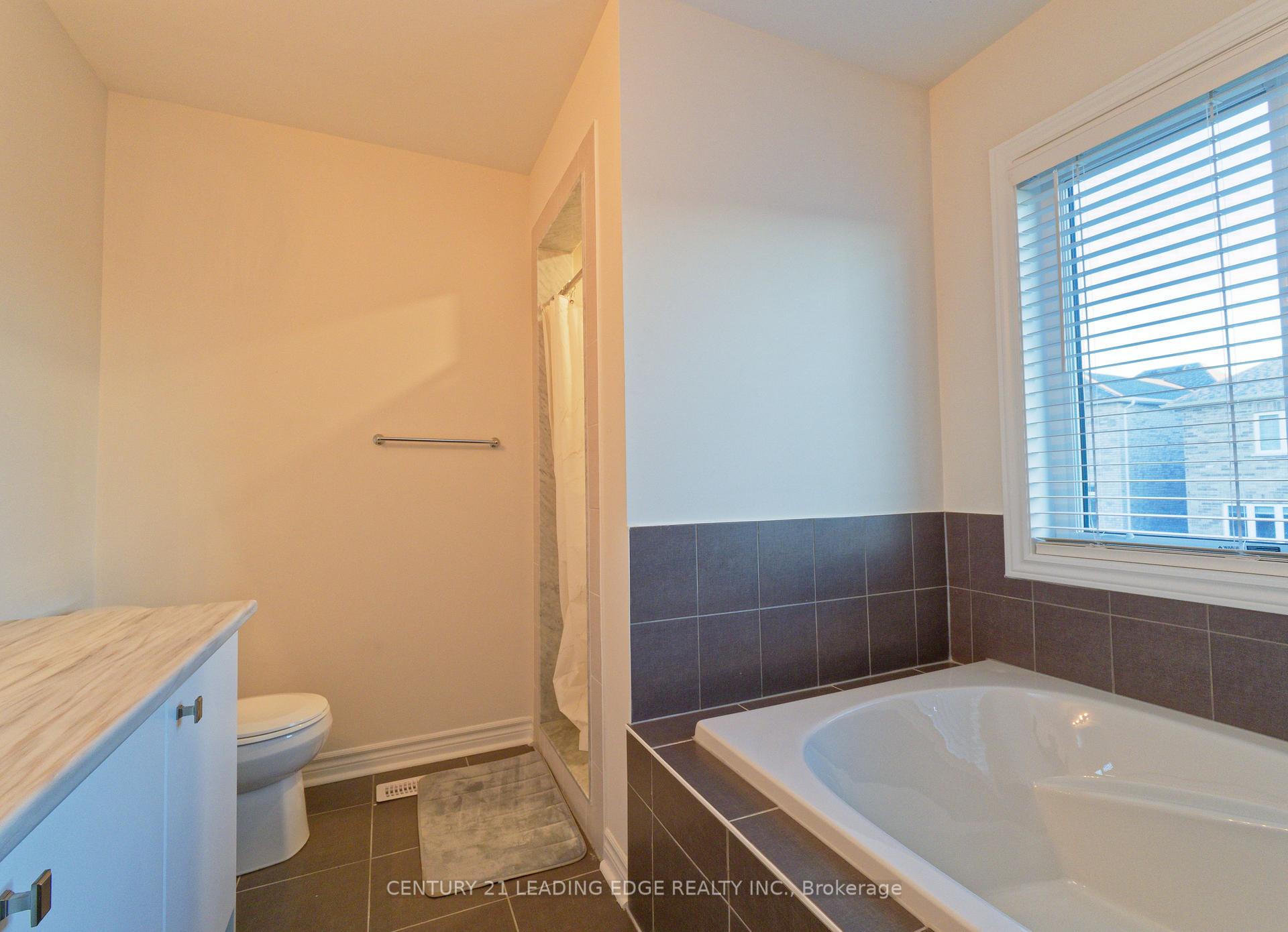Photo 10 of 1003 Black Cherry Drive, Oshawa, Taunton — HOMEH