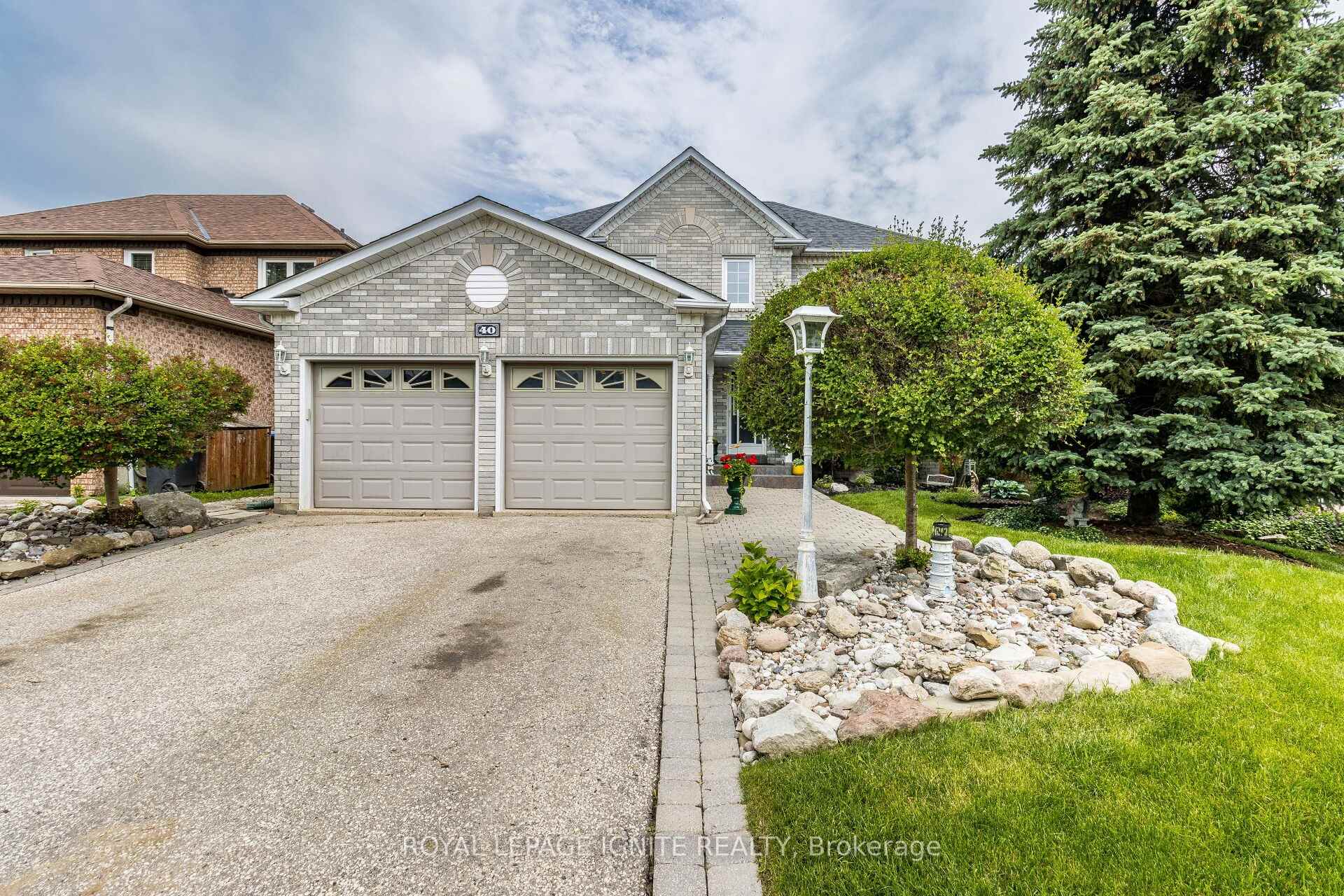 Photo 1 of 40 Foxchase Drive, Caledon, Bolton North — HOMEH