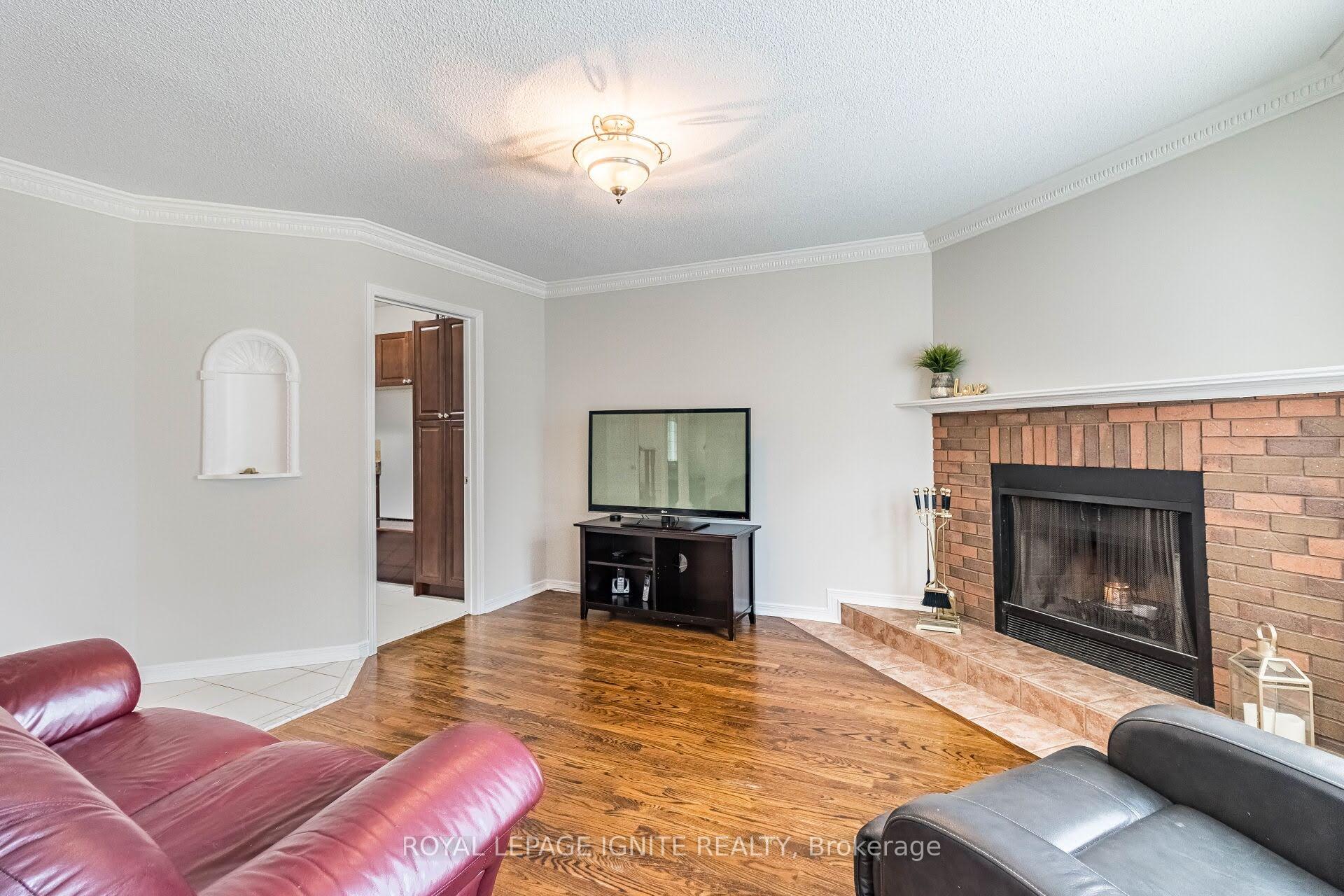 Photo 4 of 40 Foxchase Drive, Caledon, Bolton North — HOMEH