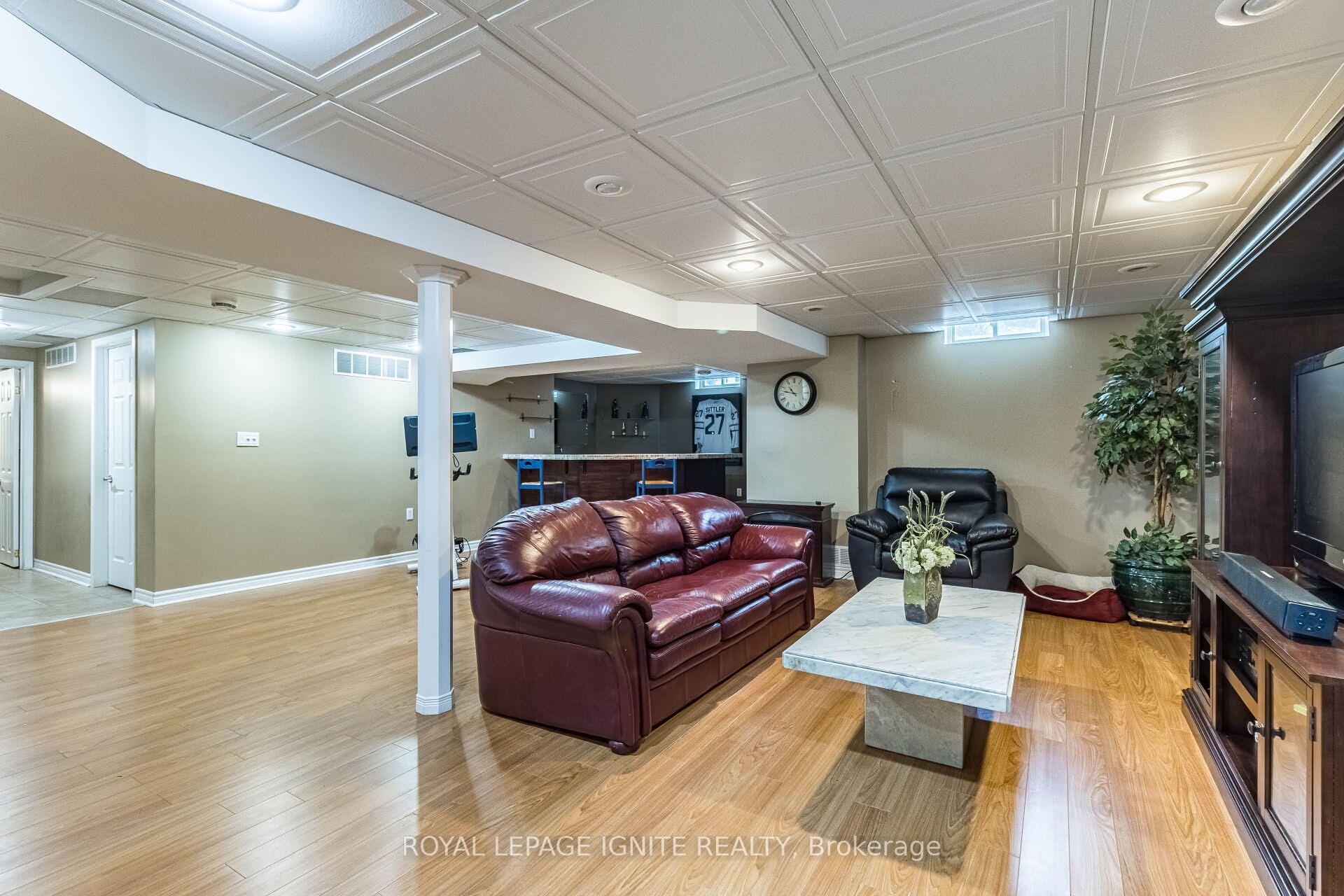 Photo 10 of 40 Foxchase Drive, Caledon, Bolton North — HOMEH