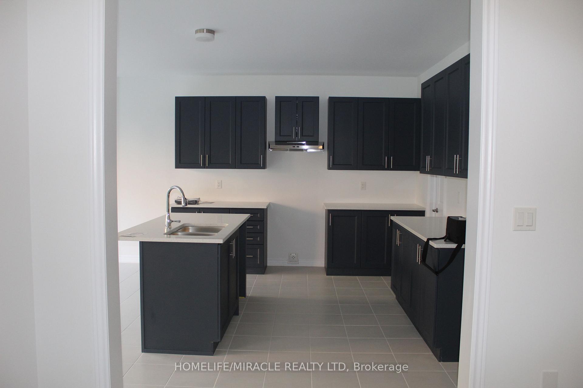 Photo 5 of 2099 Lowry Drive, Oshawa, Kedron — HOMEH
