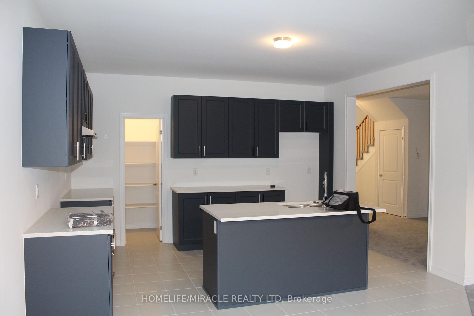 Photo 4 of 2099 Lowry Drive, Oshawa, Kedron — HOMEH