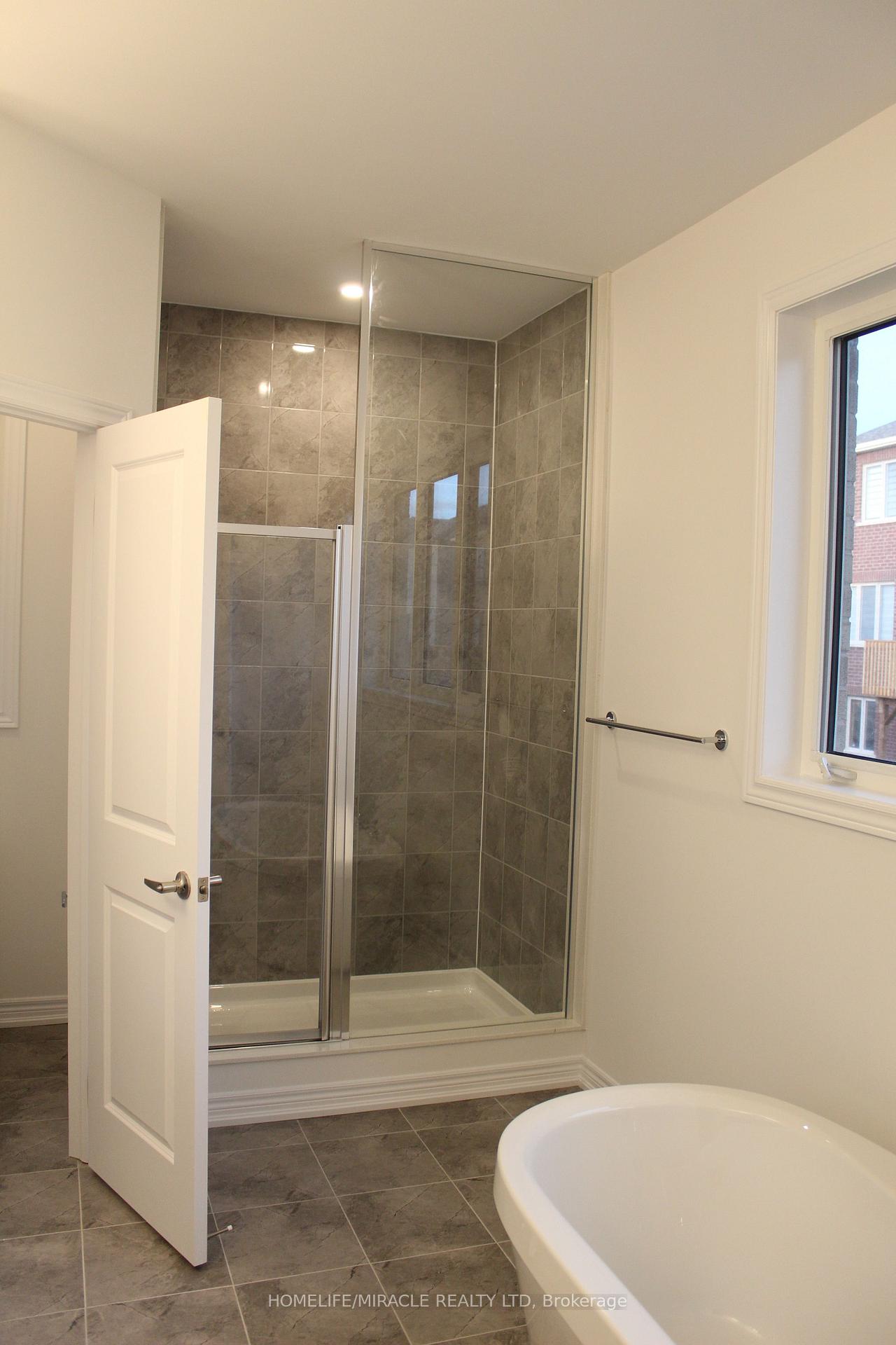 Photo 25 of 2099 Lowry Drive, Oshawa, Kedron — HOMEH