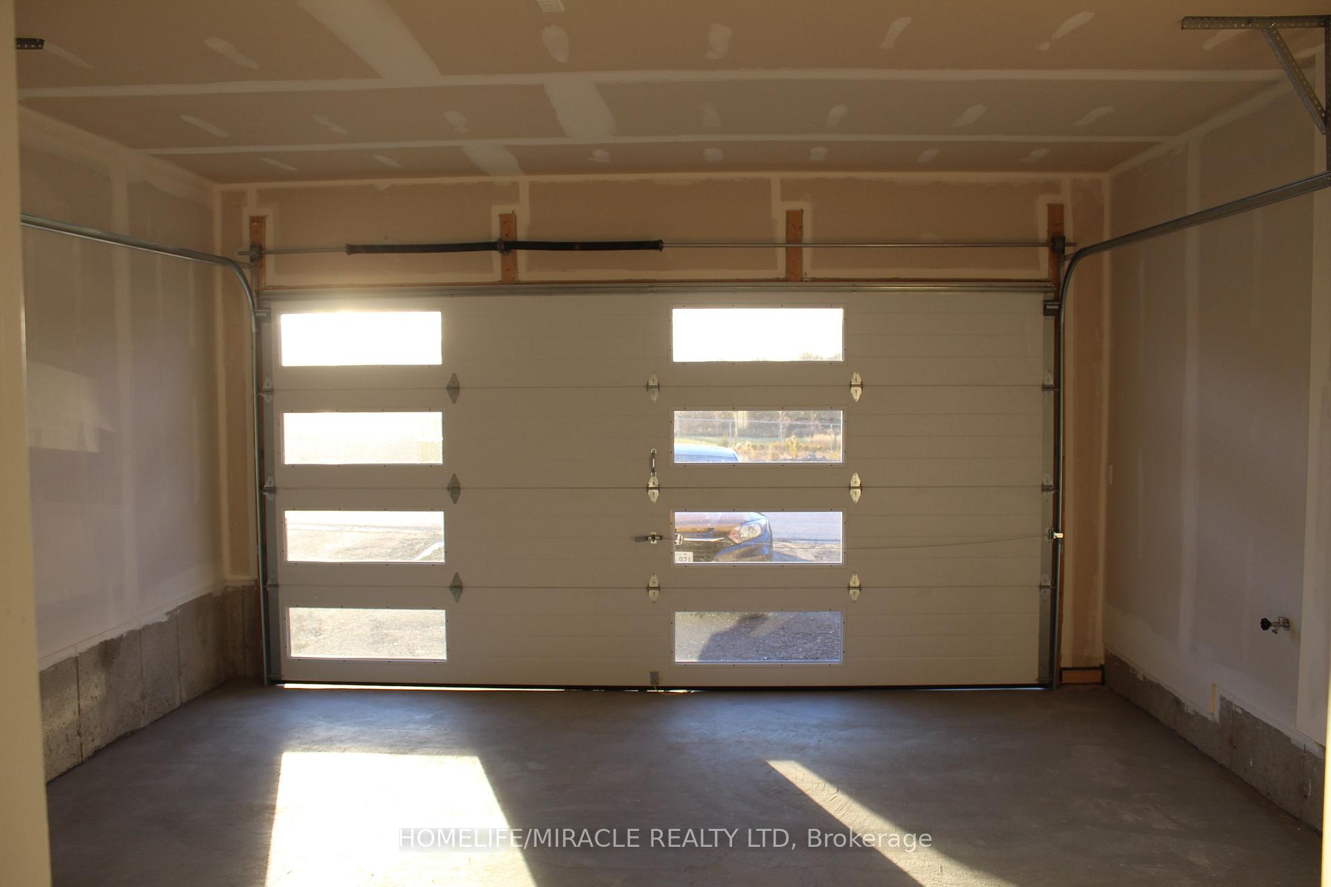 Photo 32 of 2099 Lowry Drive, Oshawa, Kedron — HOMEH
