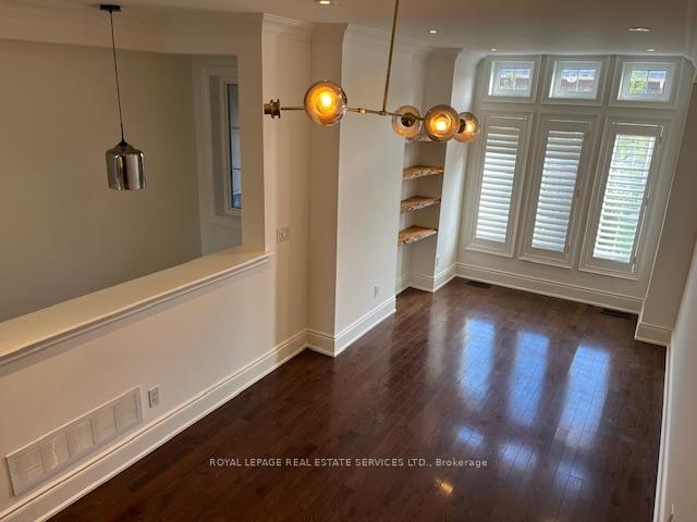 Photo 2 of 14 Oliver Mews, Toronto, Woodbine Corridor — HOMEH