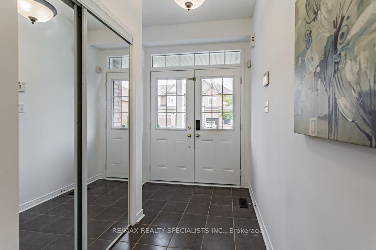 Photo 2 of Unit UPPER, 16 Evanwood Crescent, Brampton, Credit Valley — HOMEH