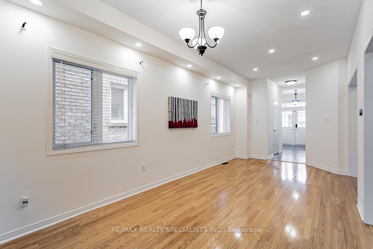 Photo 4 of Unit UPPER, 16 Evanwood Crescent, Brampton, Credit Valley — HOMEH