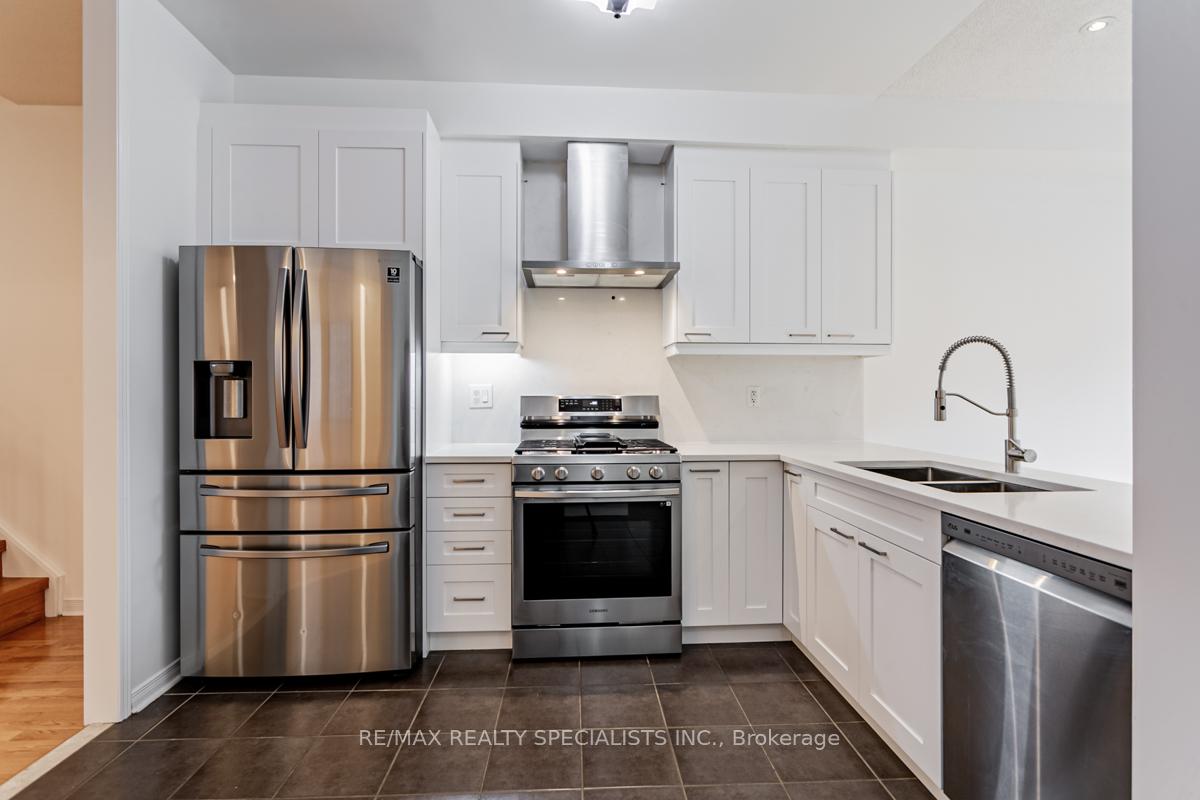Photo 8 of Unit UPPER, 16 Evanwood Crescent, Brampton, Credit Valley — HOMEH