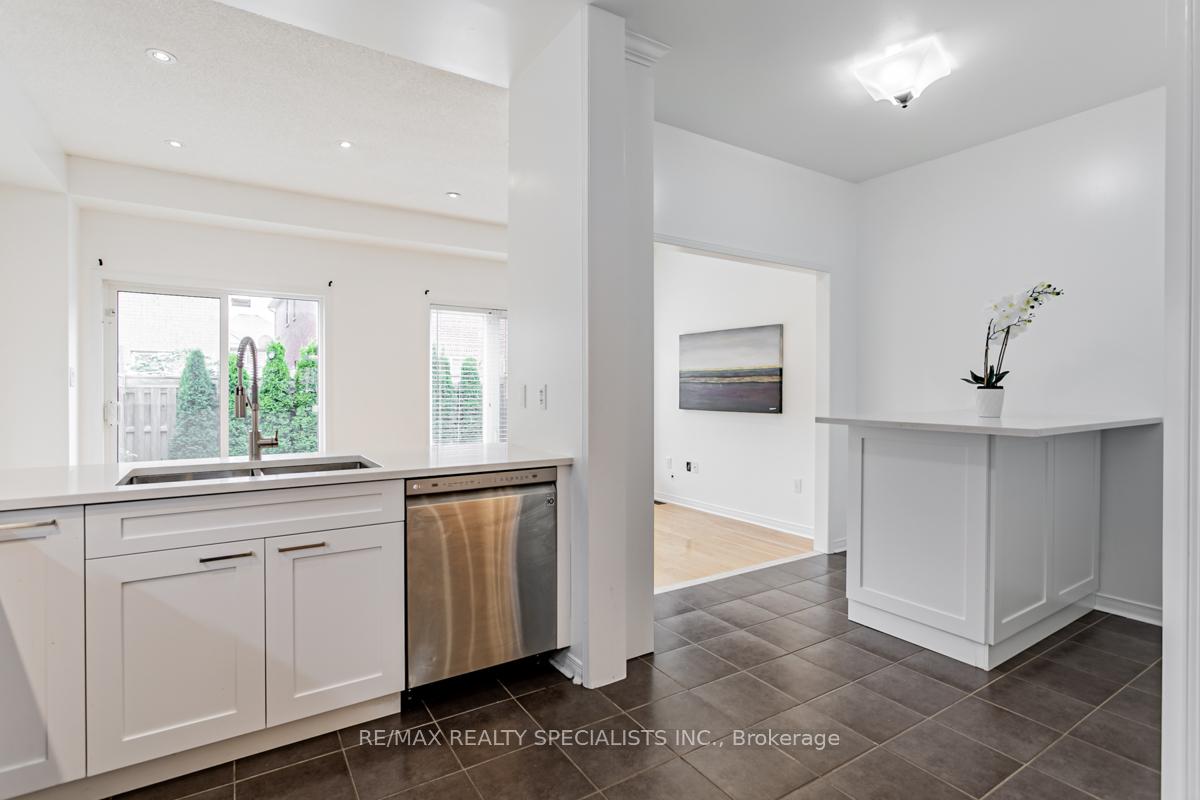 Photo 7 of Unit UPPER, 16 Evanwood Crescent, Brampton, Credit Valley — HOMEH