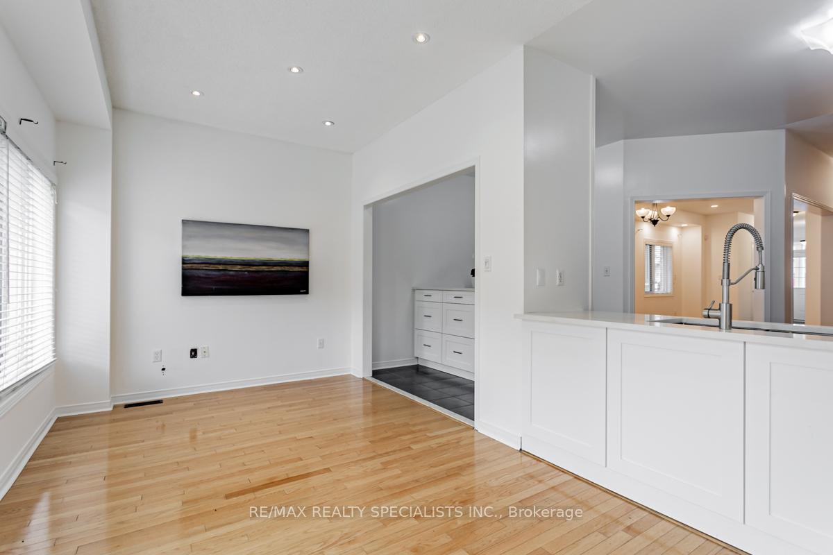 Photo 9 of Unit UPPER, 16 Evanwood Crescent, Brampton, Credit Valley — HOMEH