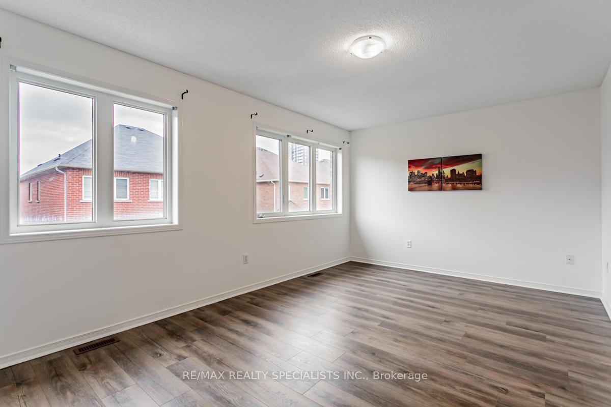Photo 11 of Unit UPPER, 16 Evanwood Crescent, Brampton, Credit Valley — HOMEH