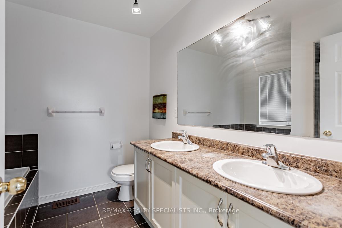 Photo 12 of Unit UPPER, 16 Evanwood Crescent, Brampton, Credit Valley — HOMEH