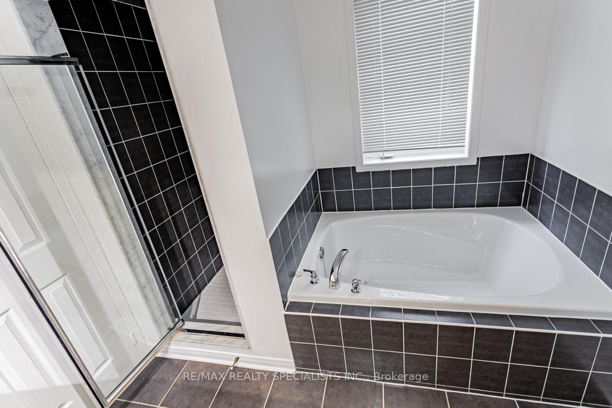 Photo 16 of Unit UPPER, 16 Evanwood Crescent, Brampton, Credit Valley — HOMEH