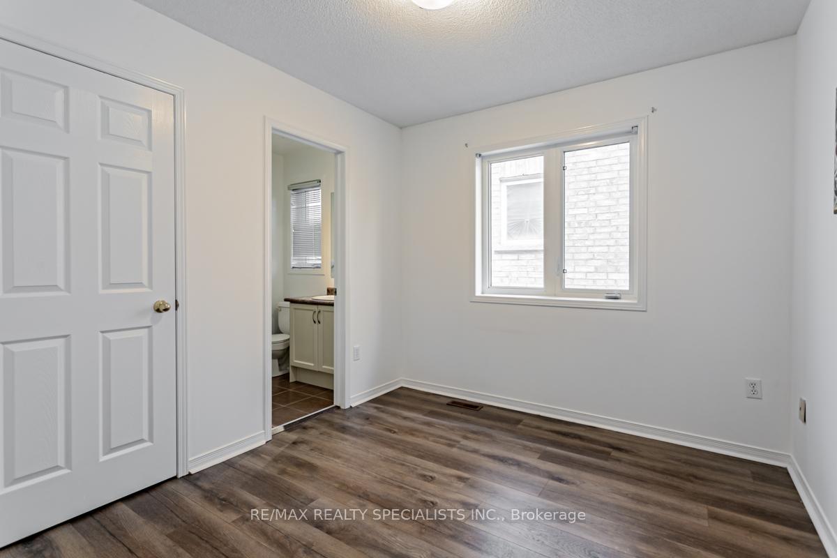 Photo 13 of Unit UPPER, 16 Evanwood Crescent, Brampton, Credit Valley — HOMEH
