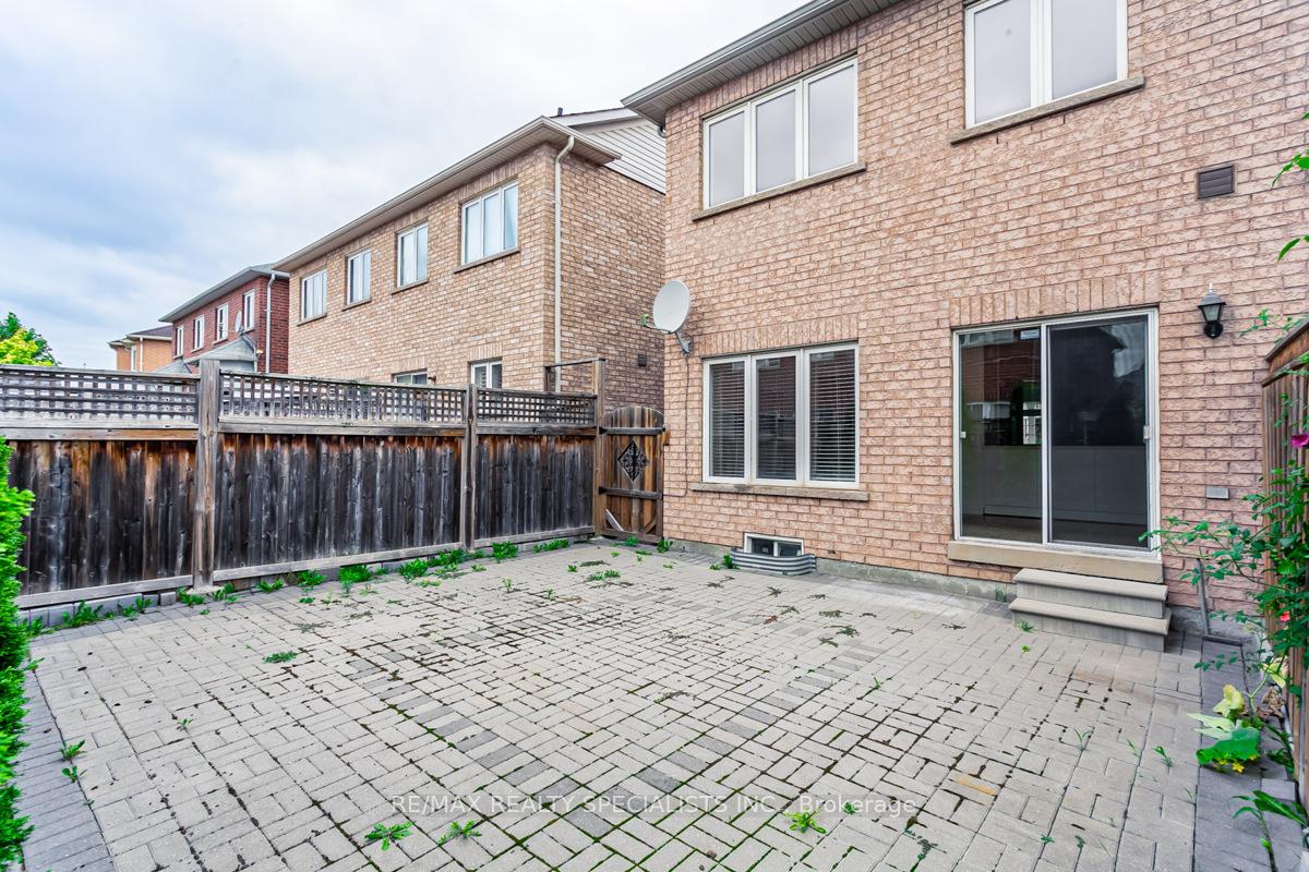 Photo 20 of Unit UPPER, 16 Evanwood Crescent, Brampton, Credit Valley — HOMEH
