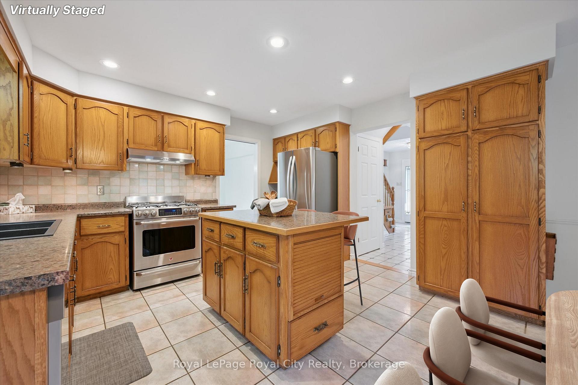 Photo 10 of 8 Forster Drive, Guelph, Kortright East — HOMEH