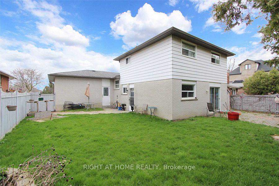 Photo 13 of 652 Annland Street, Pickering, Bay Ridges — HOMEH