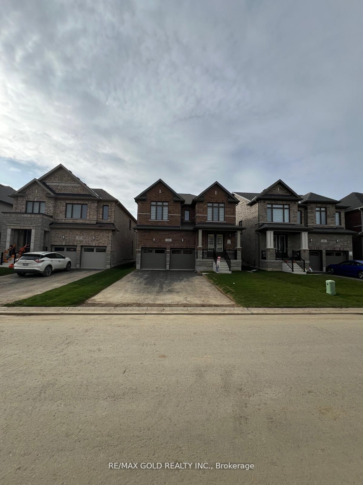 Photo 2 of 18 Mary Watson Street, North Dumfries — HOMEH