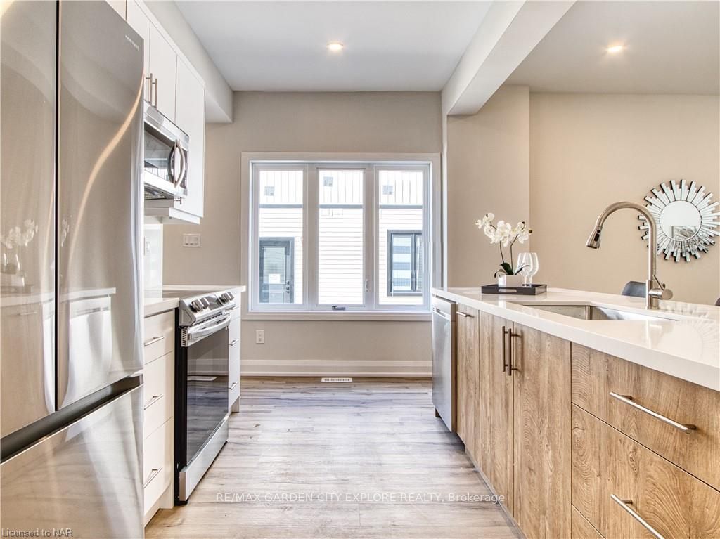 Photo 5 of Unit 3-UPPER LEVEL, 13 Valley Road, St. Catharines, Western Hill — HOMEH