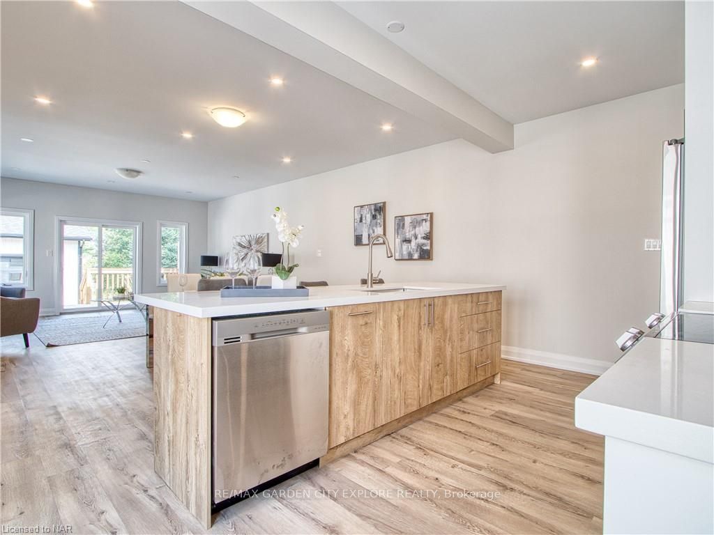 Photo 4 of Unit 3-UPPER LEVEL, 13 Valley Road, St. Catharines, Western Hill — HOMEH