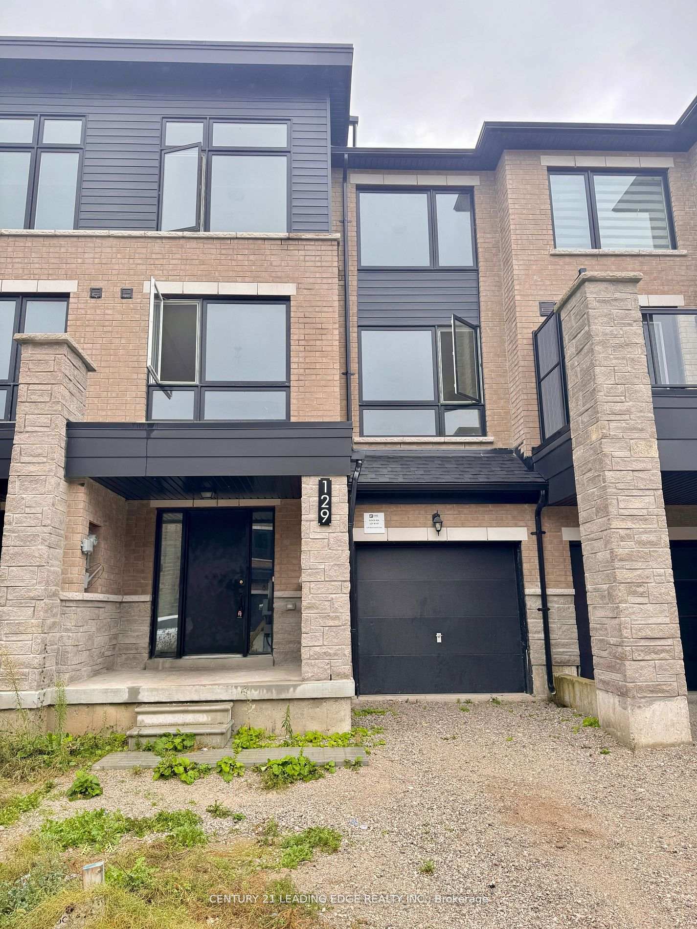 Photo 1 of 129 Blue Forest Crescent, Barrie, Innis-Shore — HOMEH