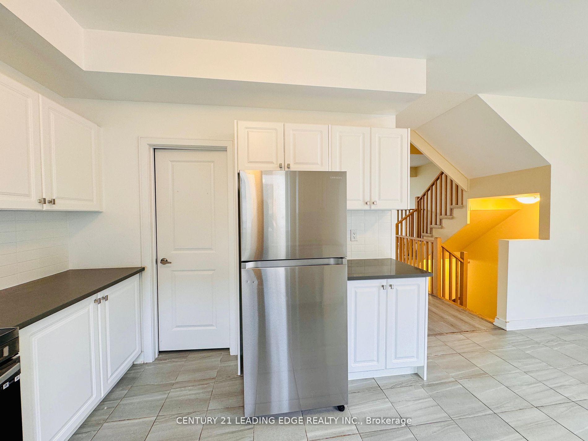 Photo 3 of 129 Blue Forest Crescent, Barrie, Innis-Shore — HOMEH