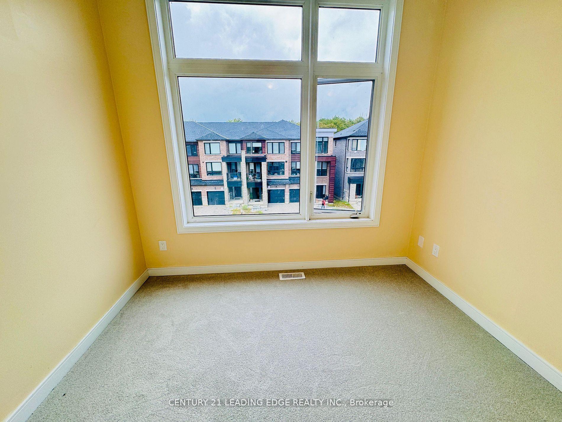 Photo 15 of 129 Blue Forest Crescent, Barrie, Innis-Shore — HOMEH