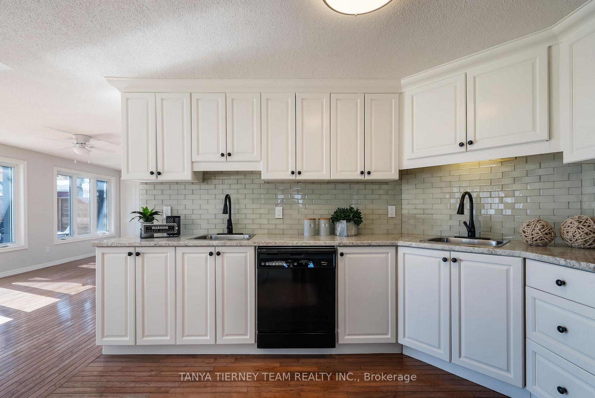 Photo 16 of 3 Bluffs Road, Clarington, Bowmanville — HOMEH