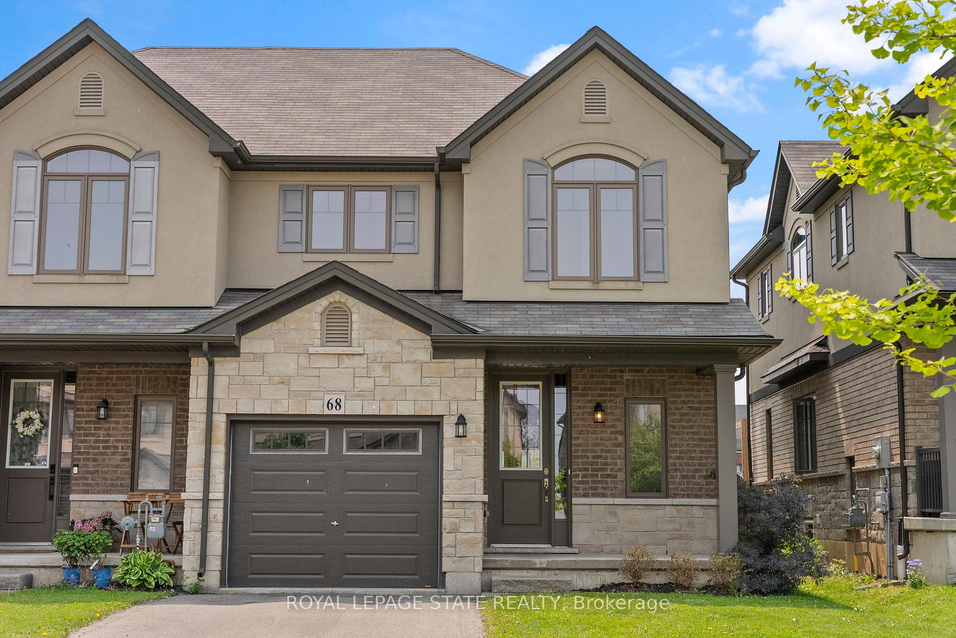 Photo 2 of 68 Dodman Crescent, Hamilton, Ancaster — HOMEH
