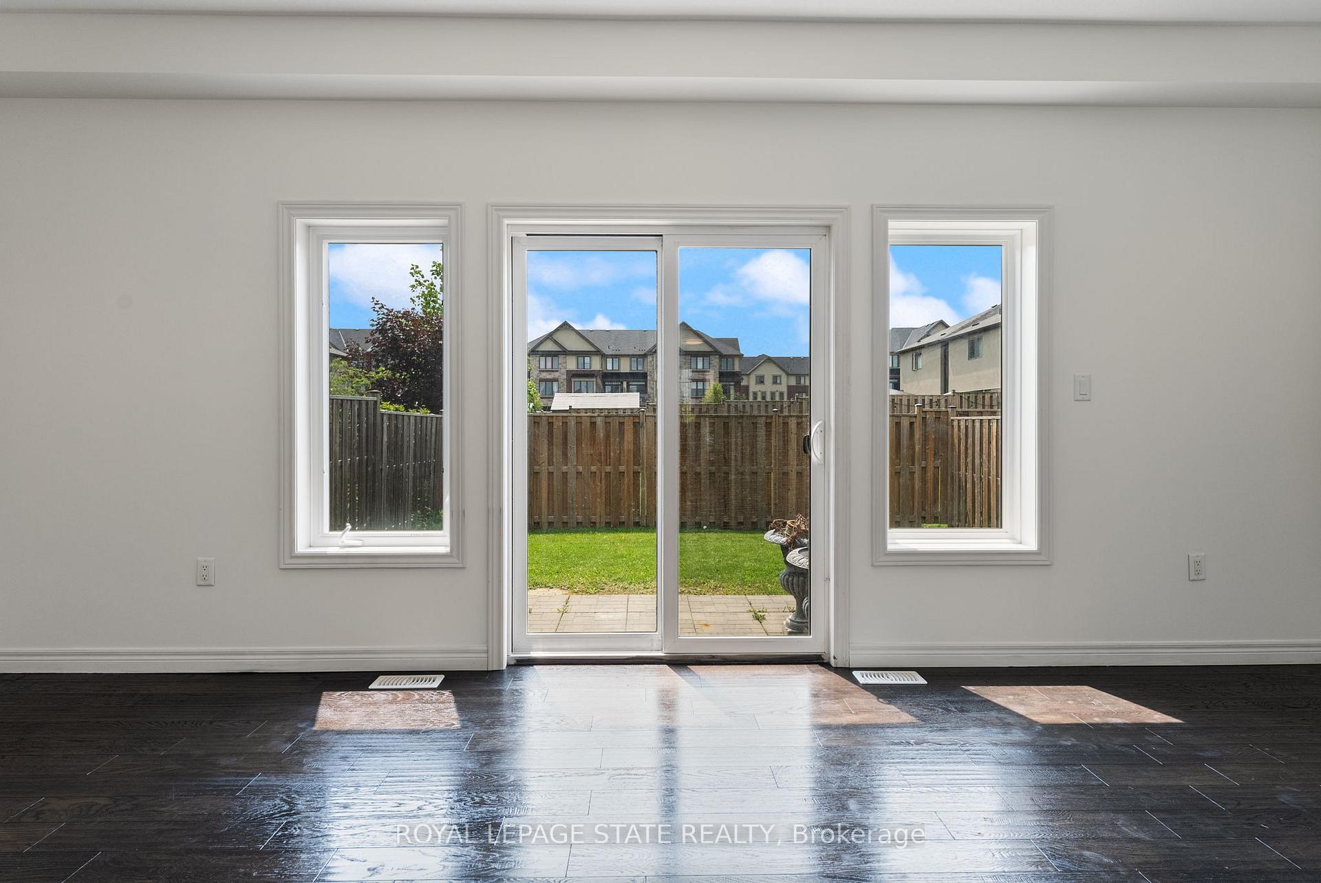 Photo 16 of 68 Dodman Crescent, Hamilton, Ancaster — HOMEH