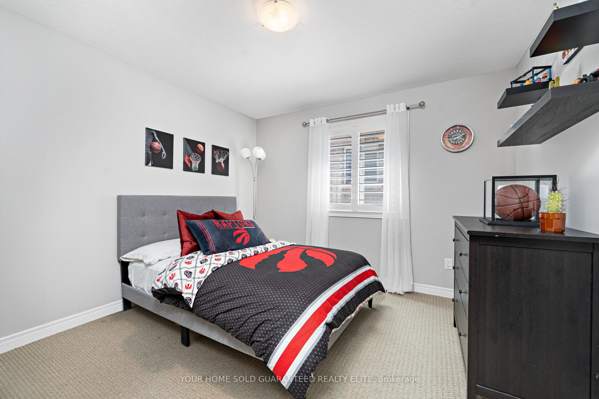 Photo 16 of 106 Lampman Drive, Grimsby, Grimsby West — HOMEH