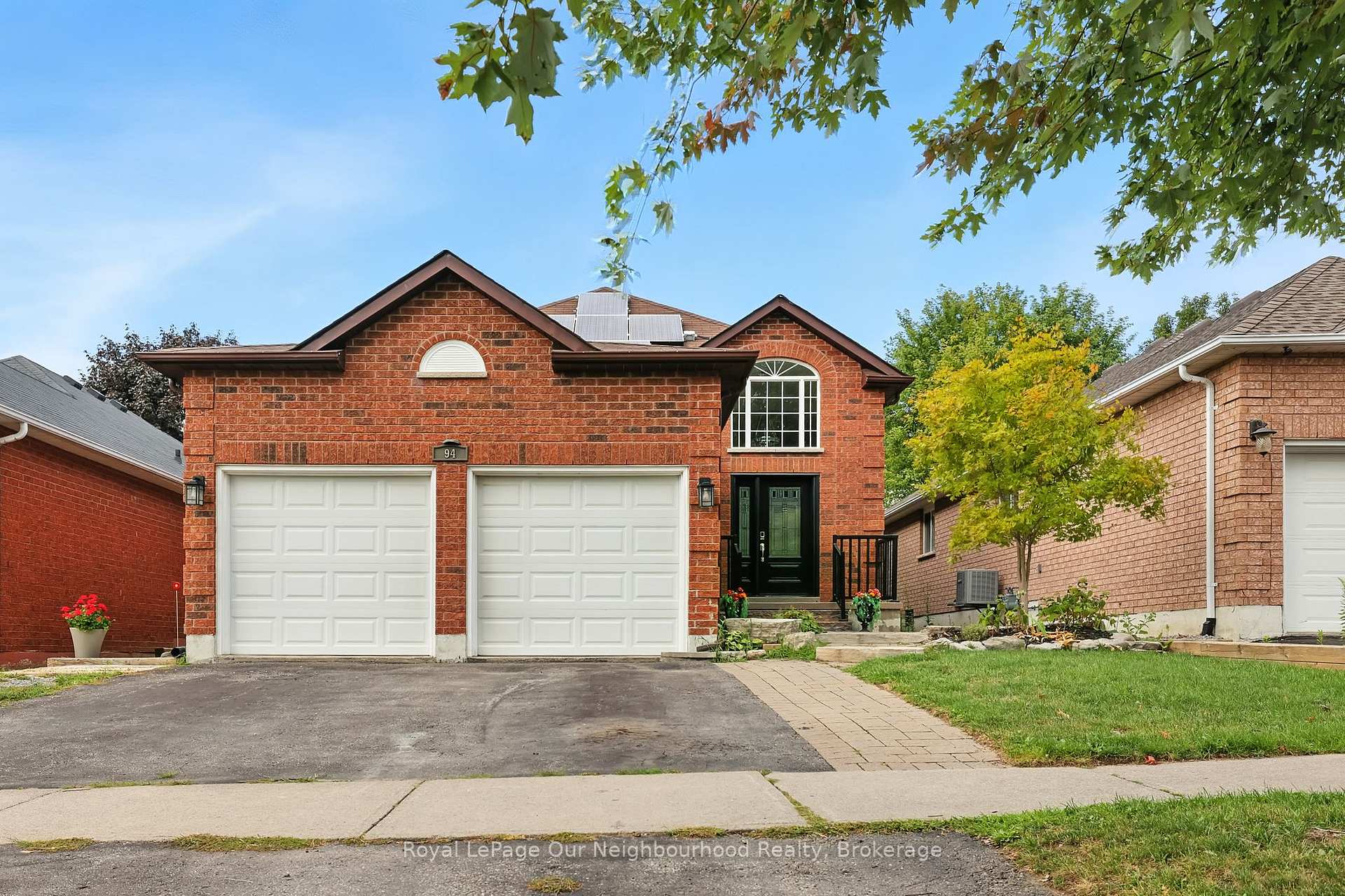 Photo 1 of 94 West Side Drive, Clarington, Bowmanville — HOMEH