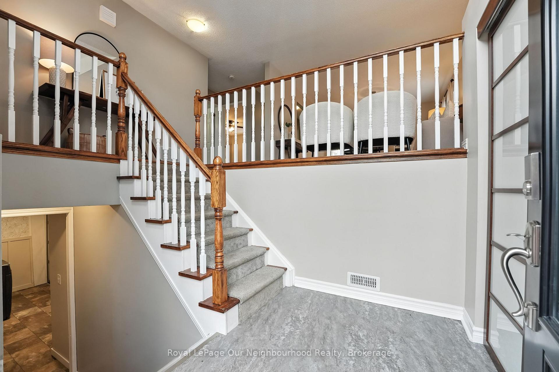 Photo 3 of 94 West Side Drive, Clarington, Bowmanville — HOMEH