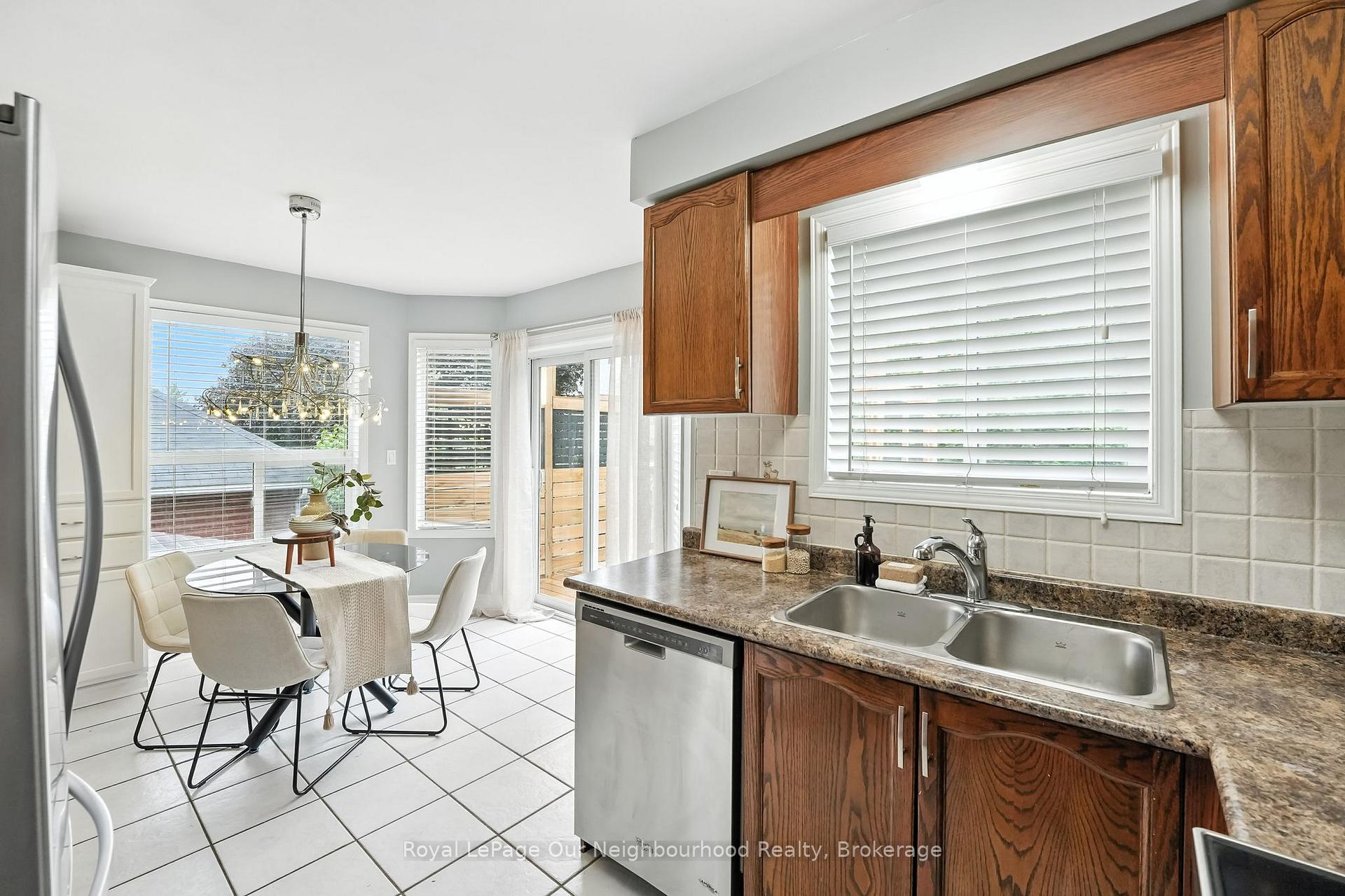 Photo 12 of 94 West Side Drive, Clarington, Bowmanville — HOMEH