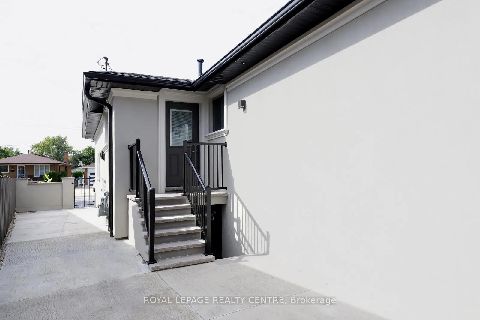Photo 3 of 55 Flora Drive, Hamilton, Greenford — HOMEH