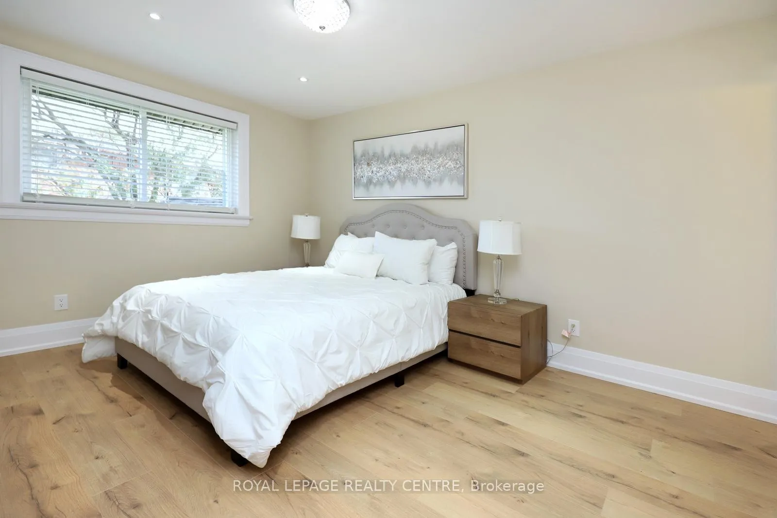 Photo 4 of 55 Flora Drive, Hamilton, Greenford — HOMEH